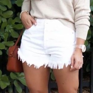 BRAND NEW ***** Abercrombie high rise 4” shorts